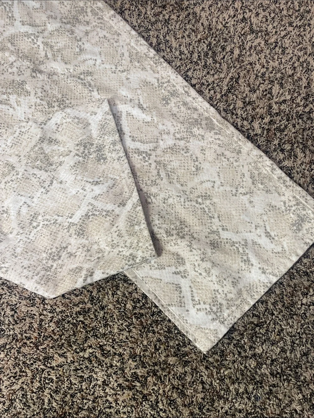 Wild Fable Low Rise Baggy Wide Leg Snake-Print Jeans White Tan Var Sizes | NWT - Picture 5 of 9